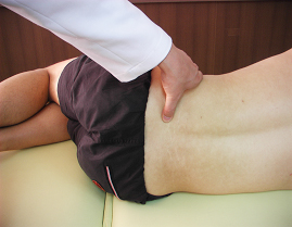 장골능과 후상 장골극 촉진