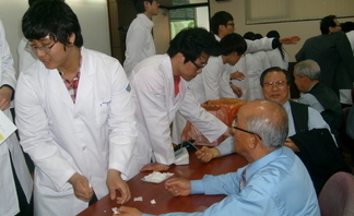 2011년 튤립축제 기초건강증진교실 - 남간대봉사활동